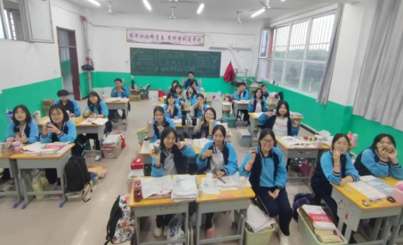 变成精准滴灌让学生有了更科学的学习方式和更高的学习效率 变成精准滴灌让学生有了更科学的学习方式和更高的学习效率