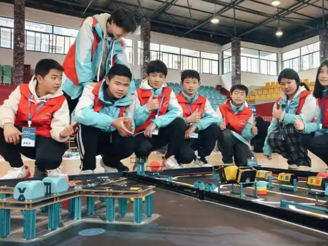 耐心交流解说科创教育对