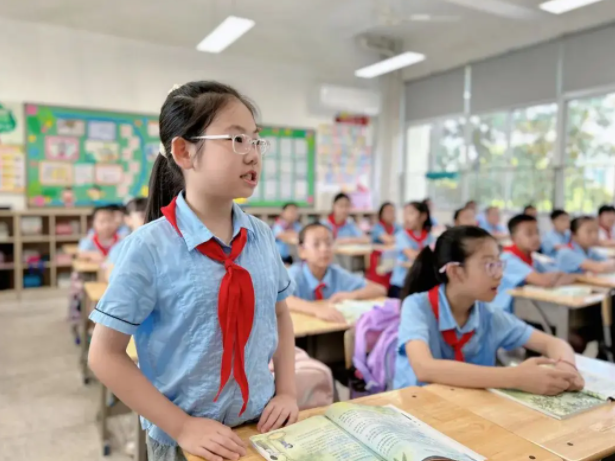 随机听取了语文数学等常