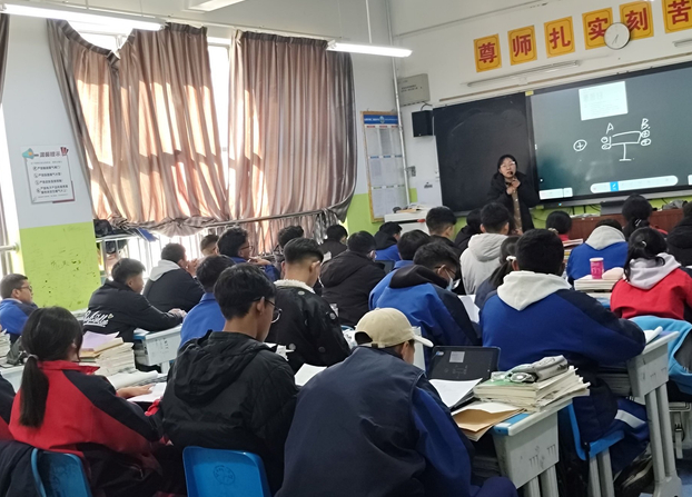 让思政课愈加可亲可感学