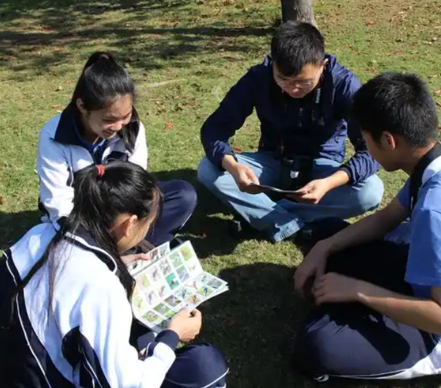 让运动歌声艺术充满校园