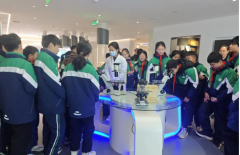 润心与铸魂校园将赤色文